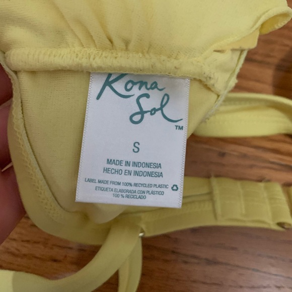 Yellow knot bathing suit - Picture 2 of 2